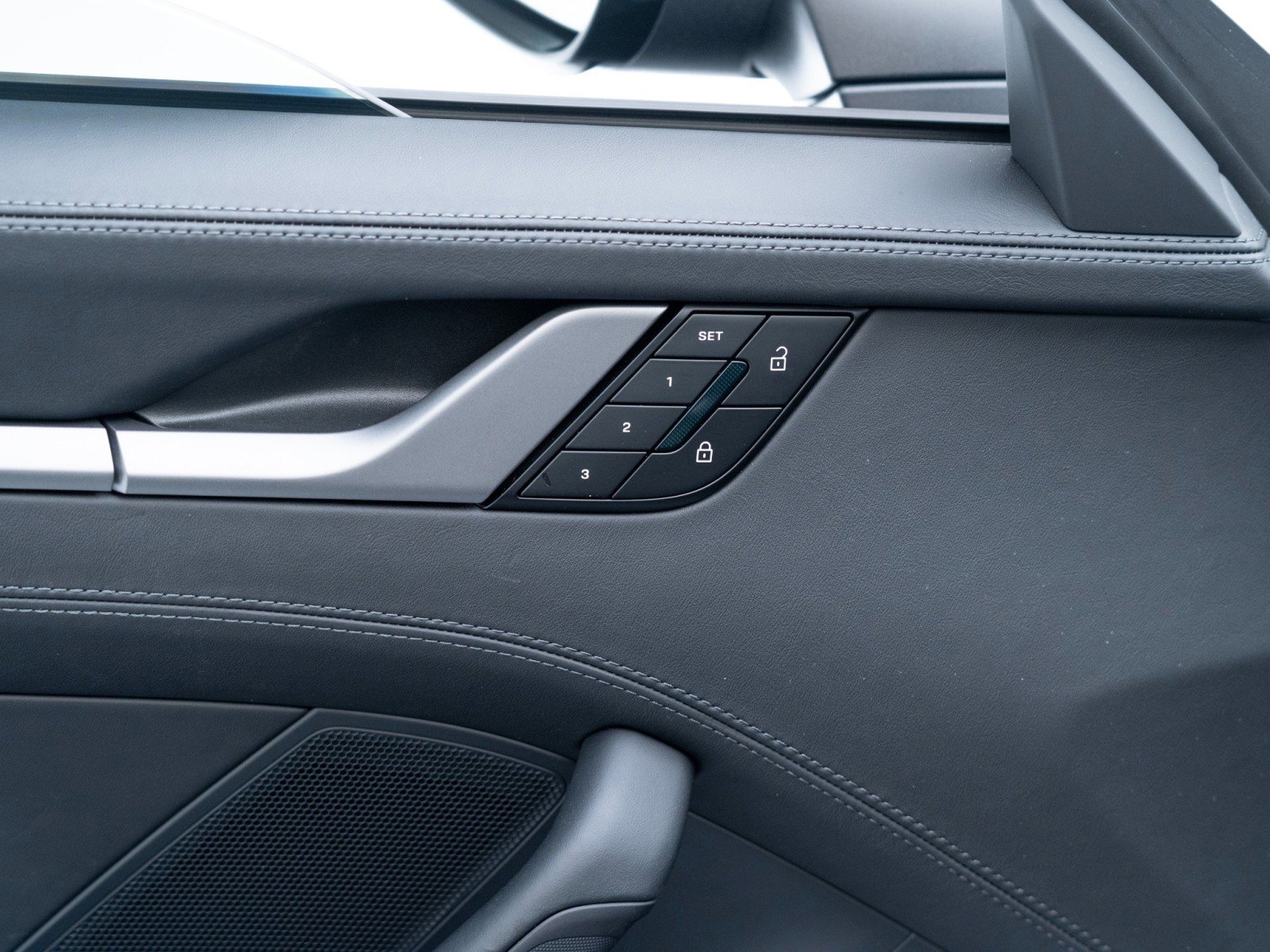 Certified 2025 Porsche 911 Carrera image 24