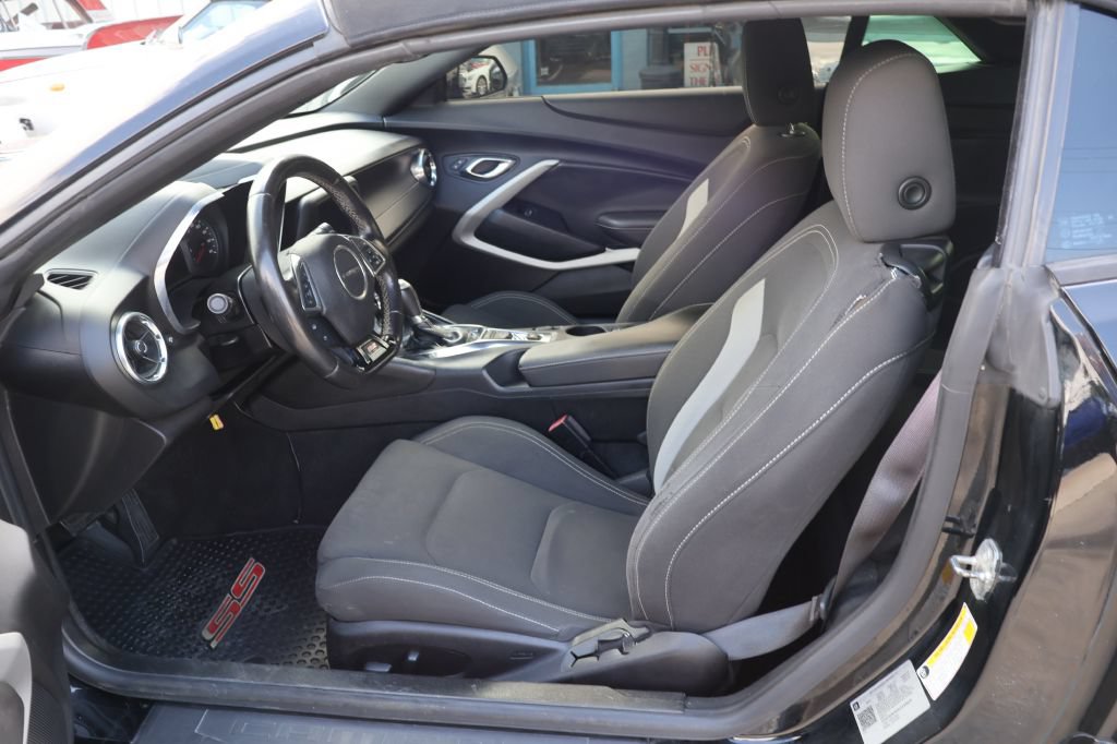 Used 2019 Chevrolet Camaro LT RWD image 18
