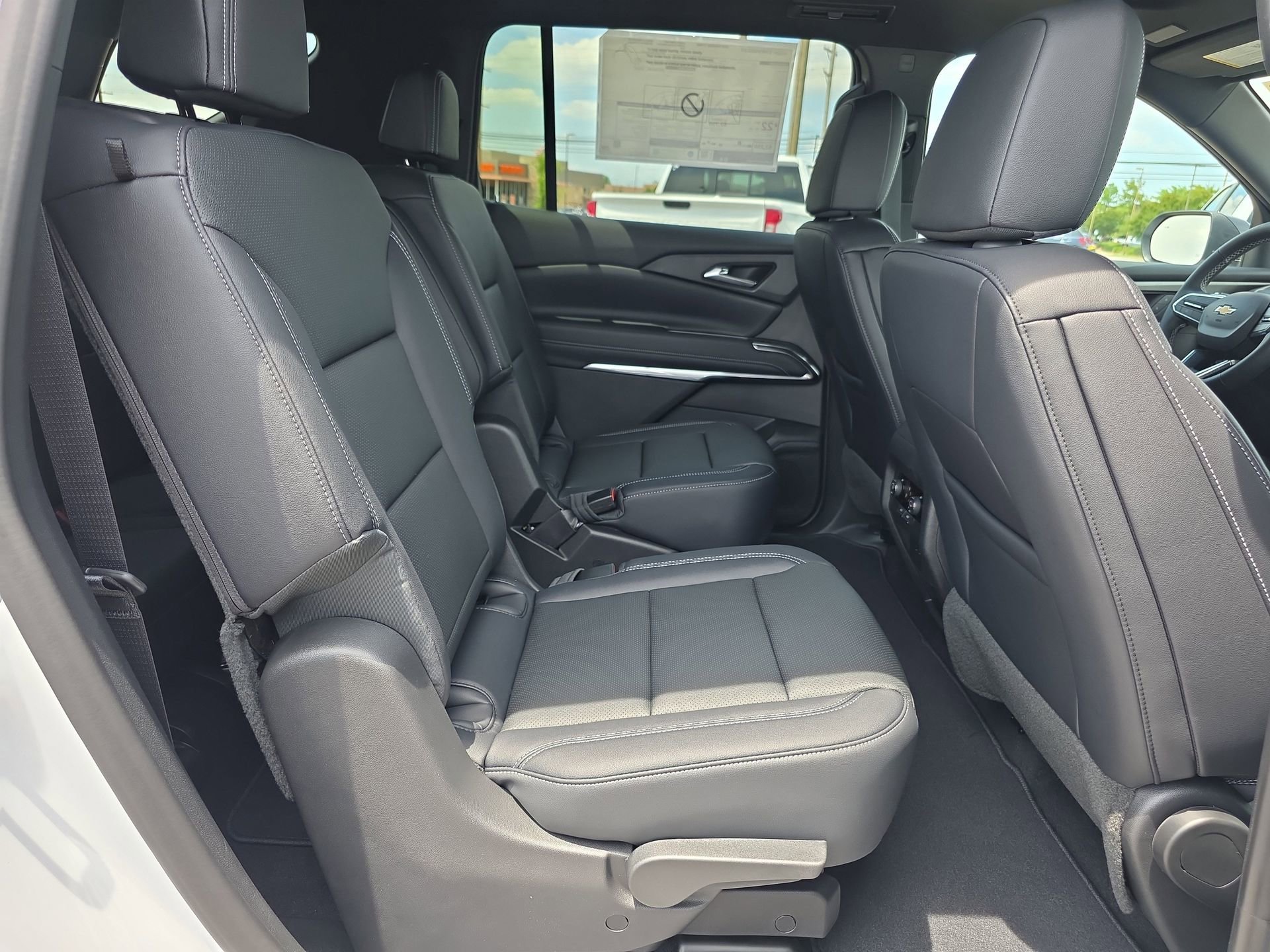 New 2026 Chevrolet Traverse LT w/ Sun and Wheel Package FWD image 15