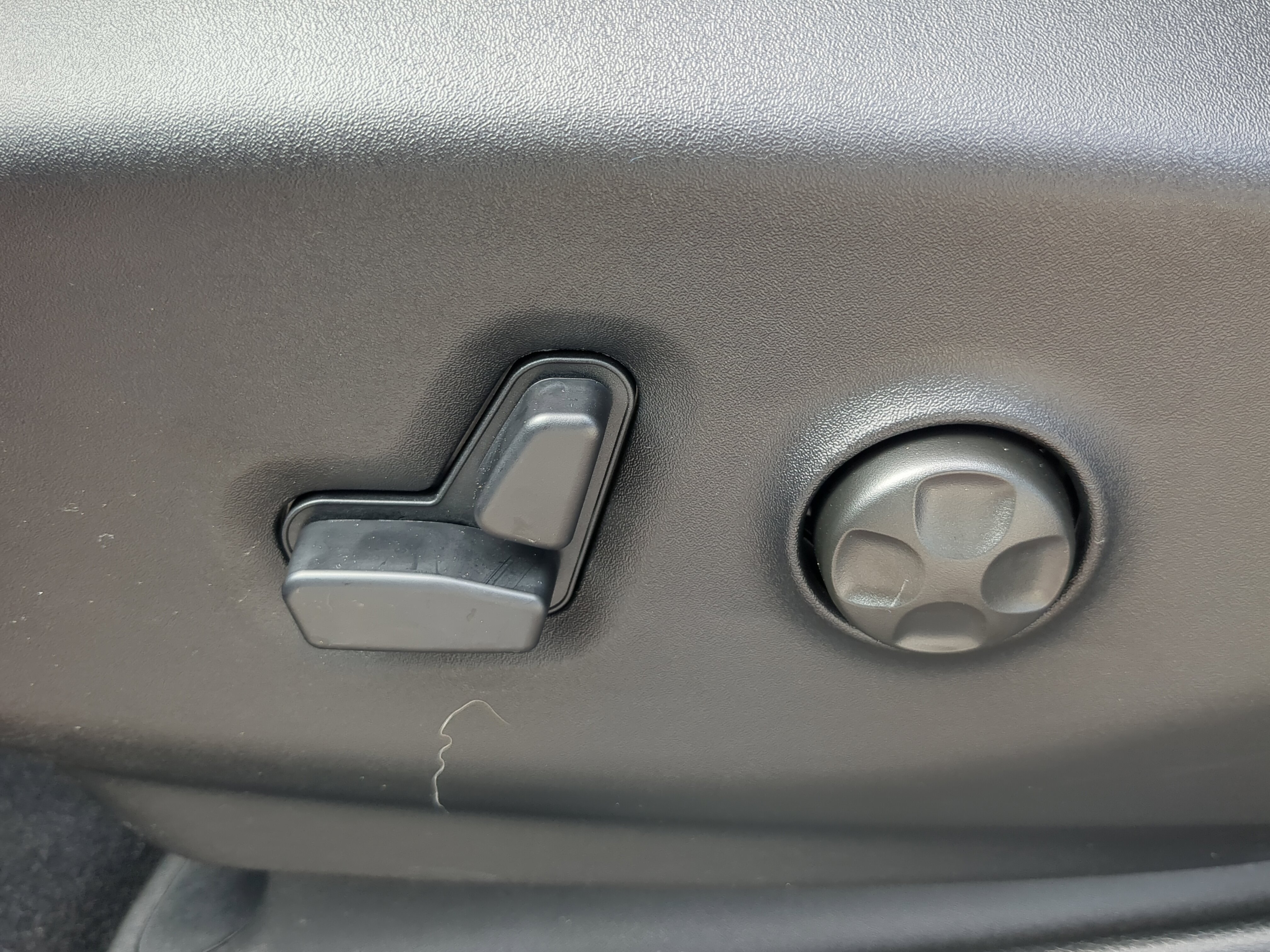 New 2027 Chrysler Pacifica Select FWD image 27