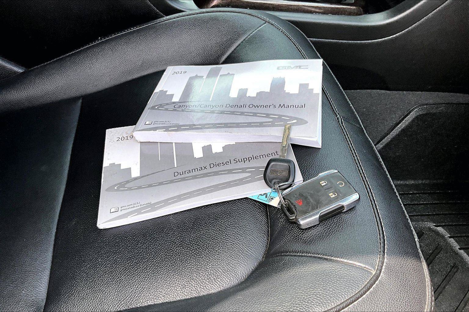 Used 2019 GMC Canyon SLT w/ Driver Alert Package AWD/4WD image 11