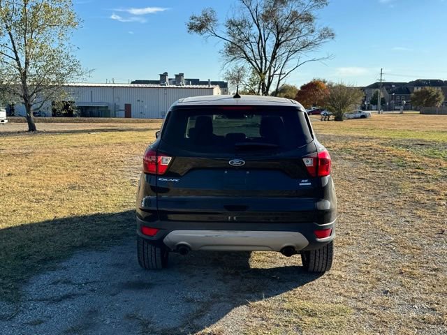 Used 2019 Ford Escape SE image 4