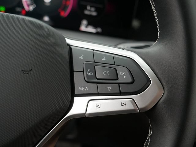 Certified 2025 Volkswagen Tiguan SE AWD/4WD image 26