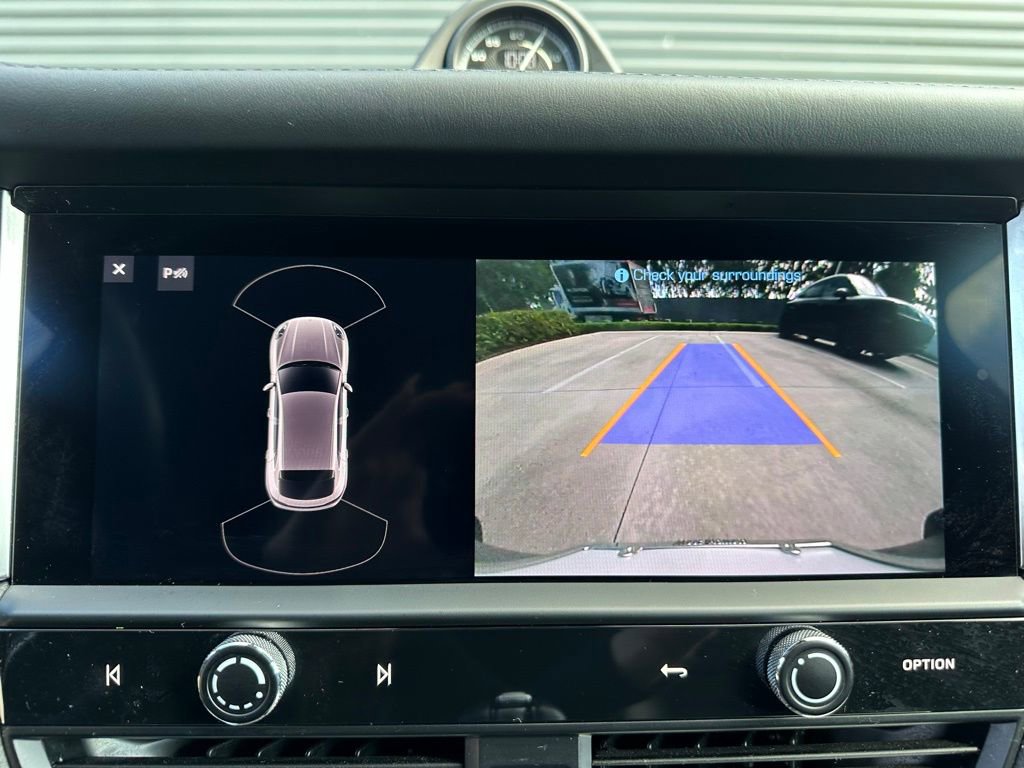 Certified 2023 Porsche Macan Turbo AWD/4WD image 31