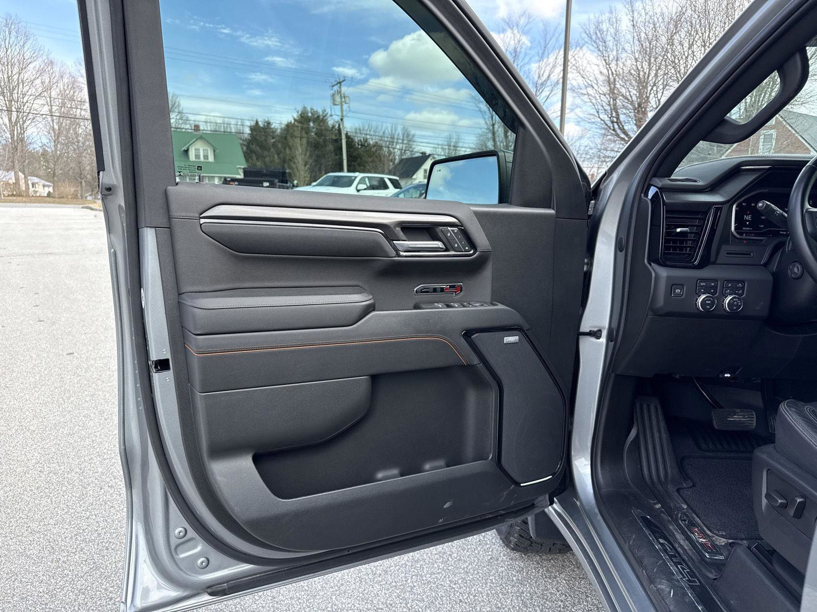 Used 2023 GMC Sierra 1500 AT4 image 12