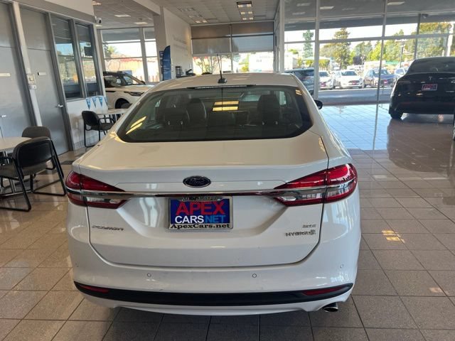 Used 2017 Ford Fusion SE w/ Equipment Group 602A FWD image 5