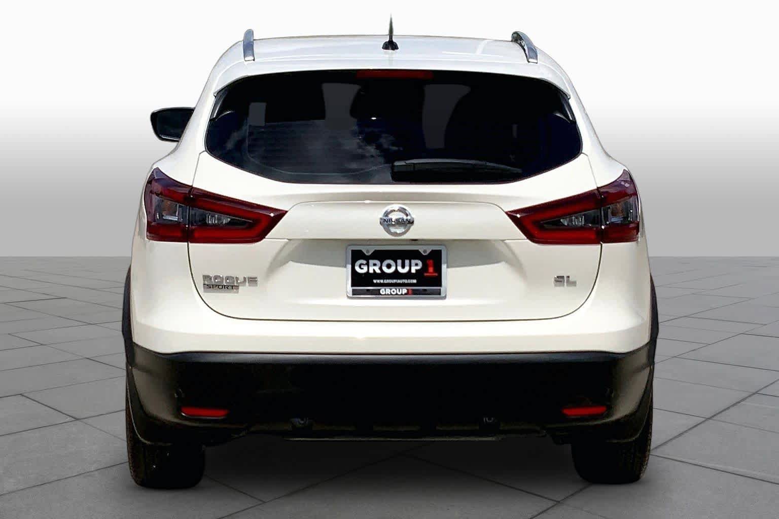 Used 2022 Nissan Rogue Sport SL w/ Premium Package FWD image 5