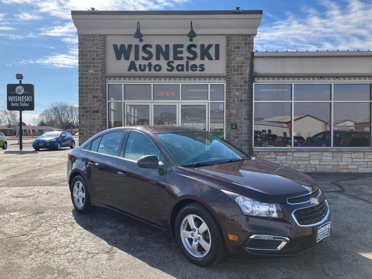 Used 2015 Chevrolet Cruze LT FWD image 1