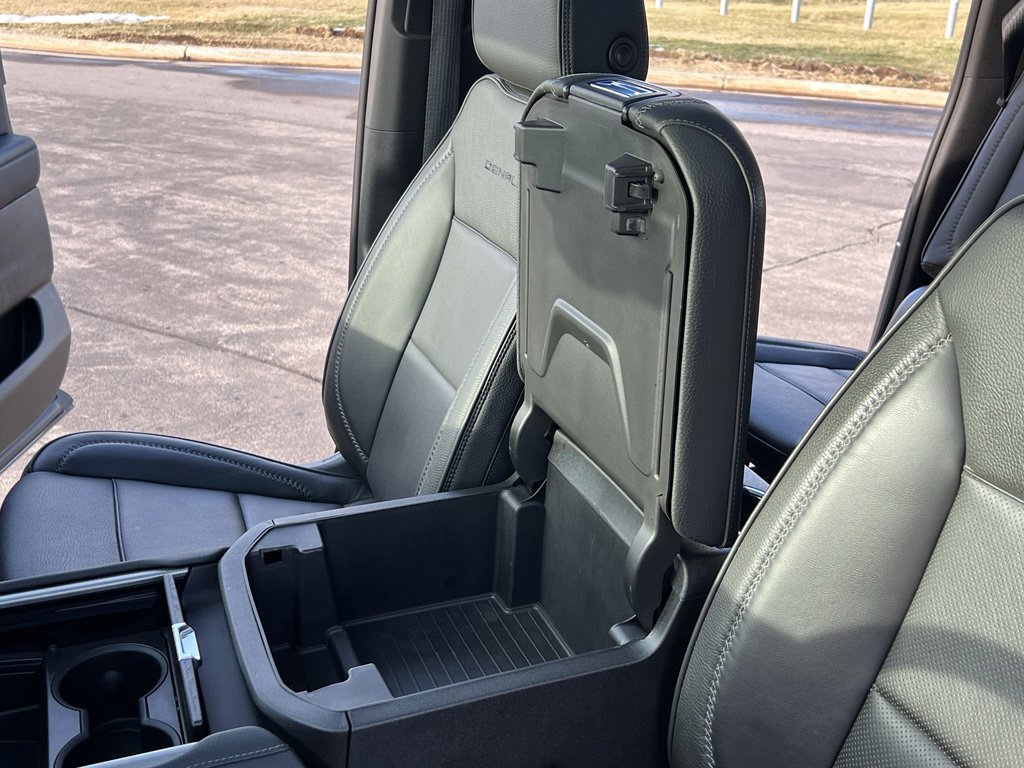 Used 2023 GMC Yukon XL Denali image 19