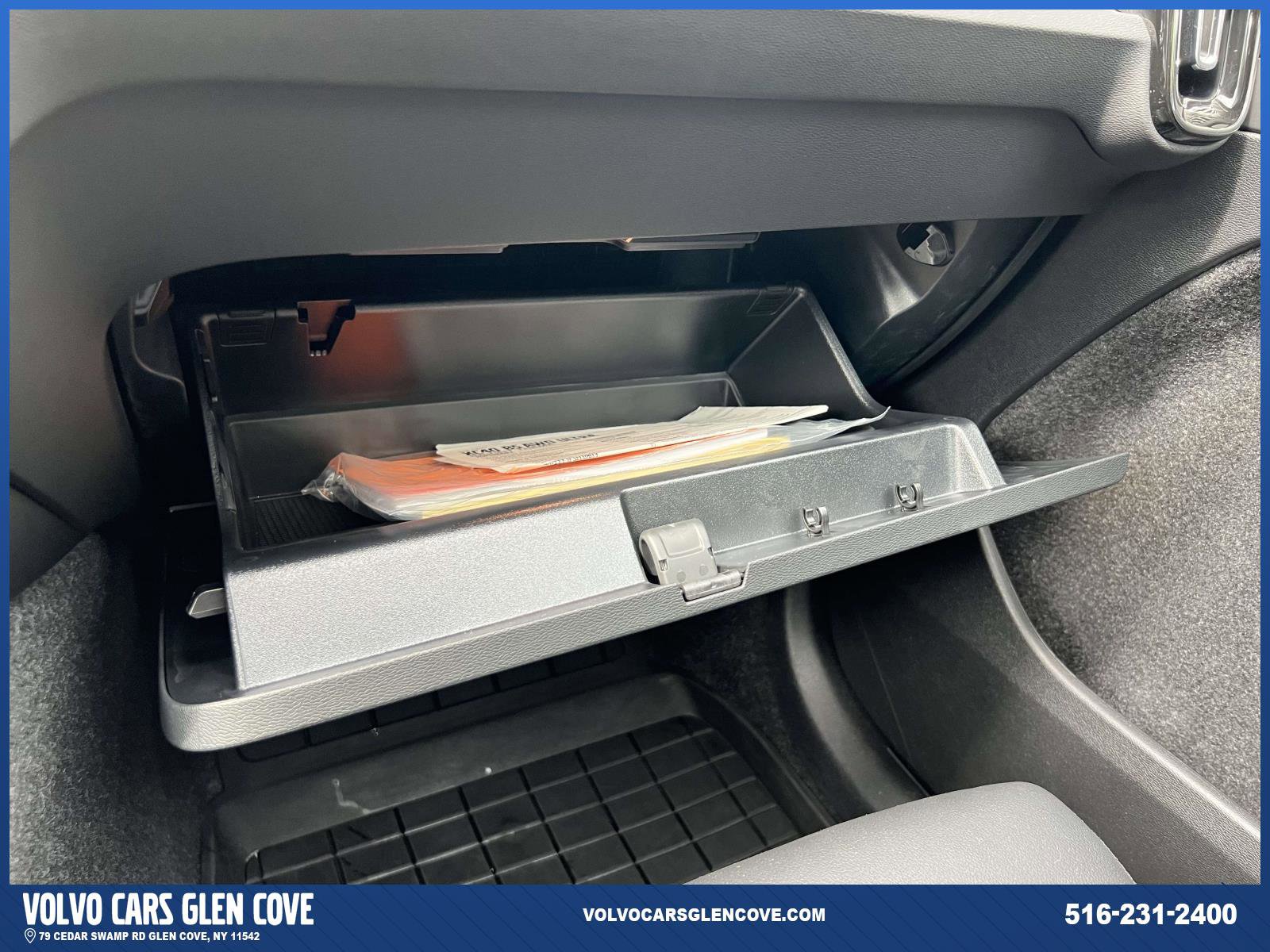 Certified 2025 Volvo XC40 B5 Ultra w/ Protection Package Premier image 35