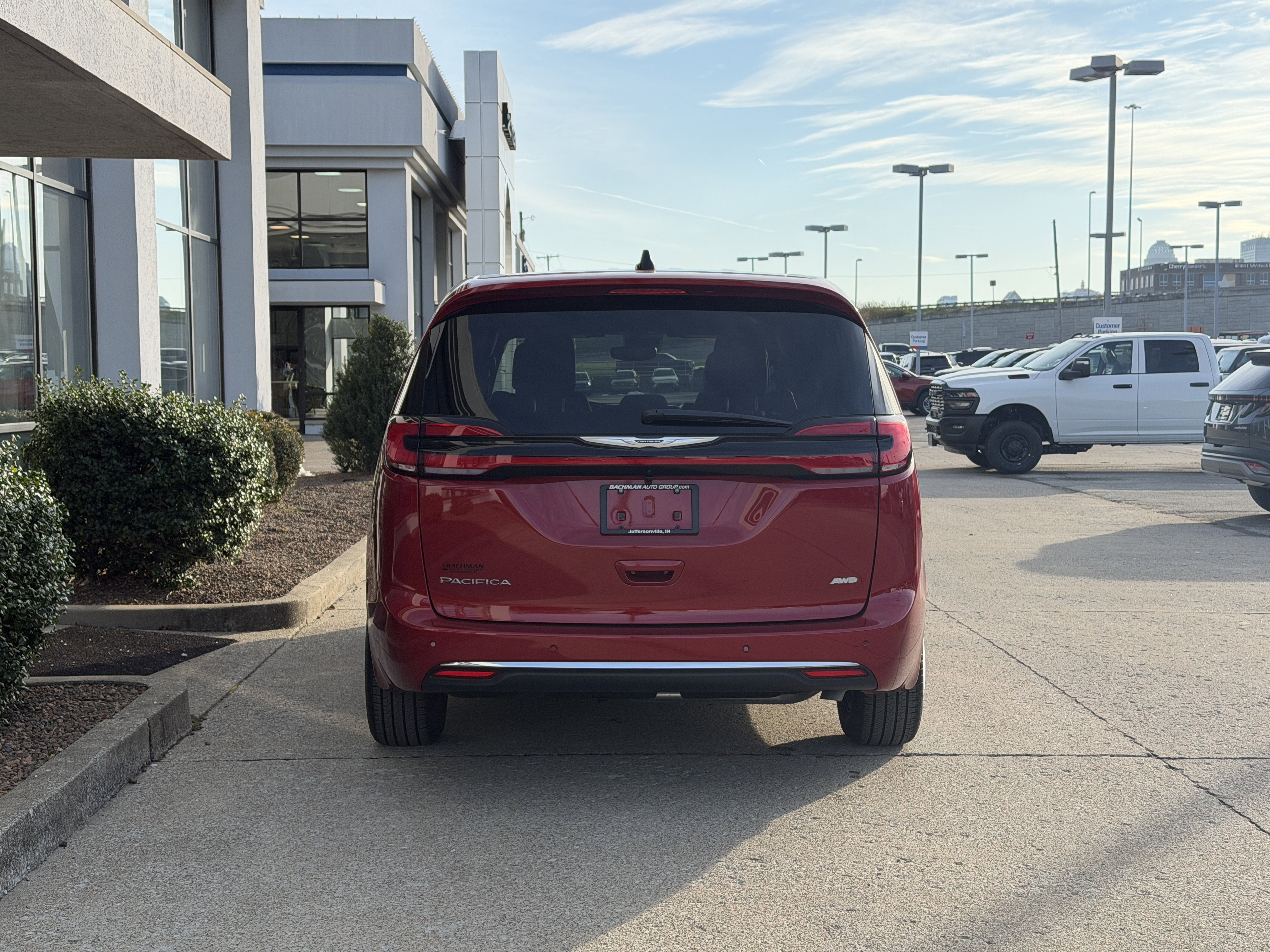 Used 2026 Chrysler Pacifica Select image 5