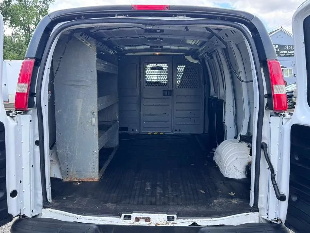 Used 2016 Chevrolet Express 2500 RWD image 10