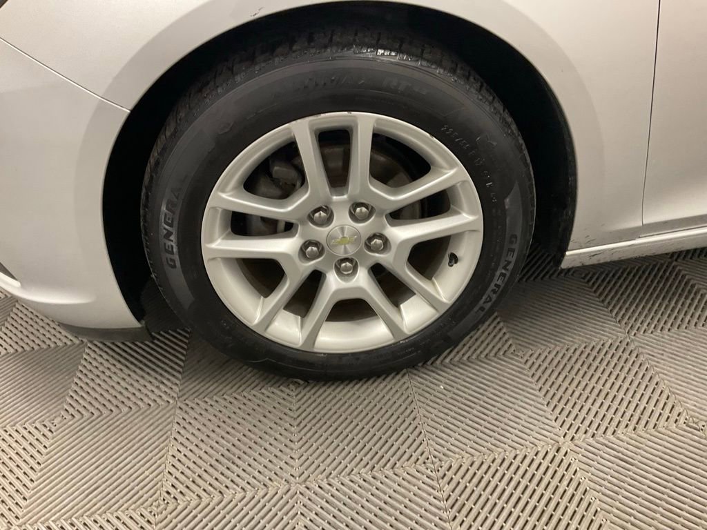 Used 2015 Chevrolet Malibu LT w/ Power Convenience Package image 14