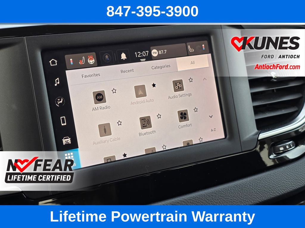 Used 2023 Chrysler Voyager LX image 40