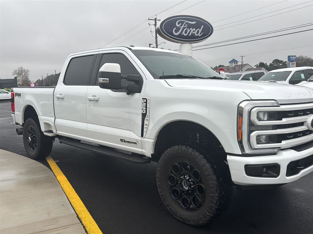 Used 2023 Ford F250 XLT w/ Black Appearance Package image 7