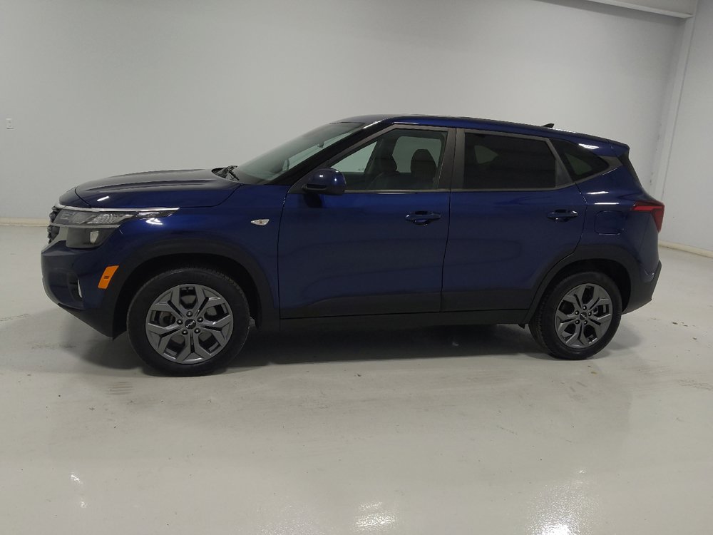 Used 2025 Kia Seltos LX AWD/4WD image 2
