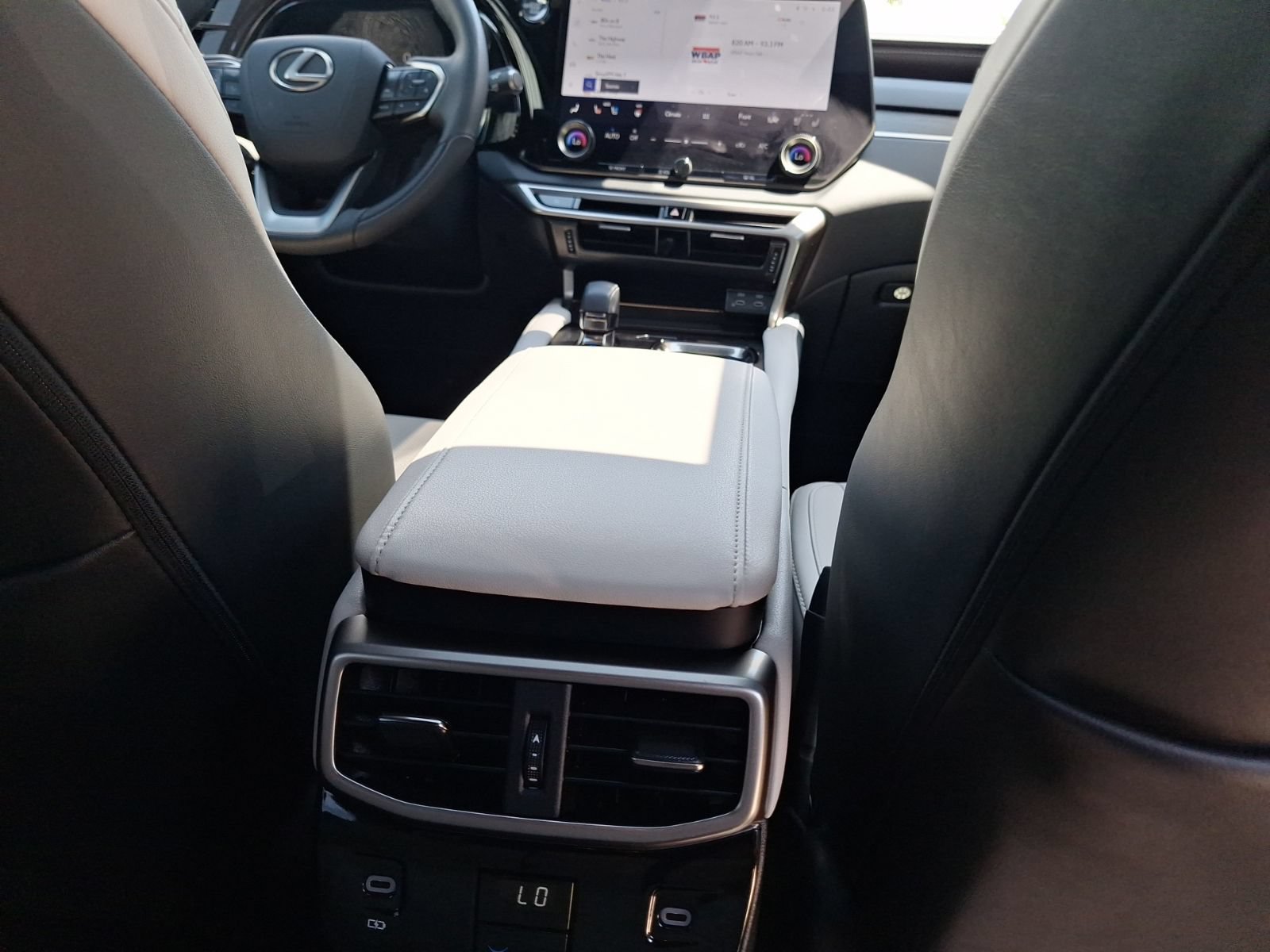 Used 2025 Lexus RX 350 Premium w/ Convenience Package FWD image 31