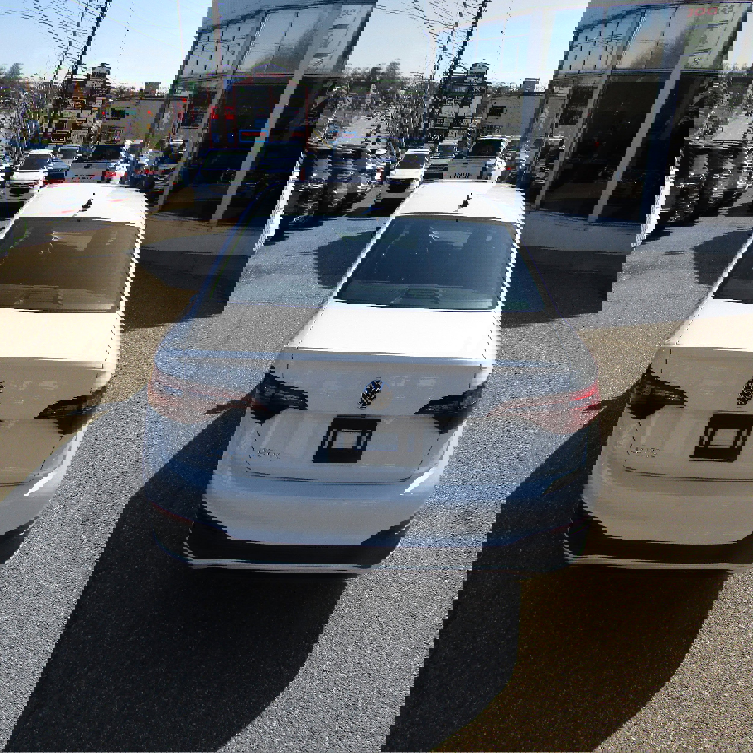 Used 2023 Volkswagen Jetta Sport image 7