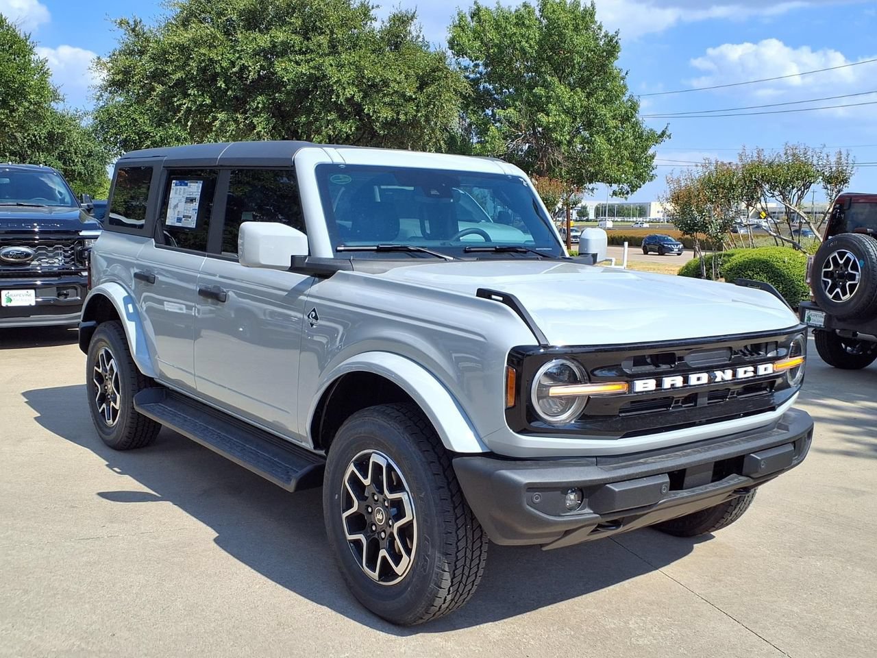 New 2026 Ford Bronco Outer Banks AWD/4WD image 3