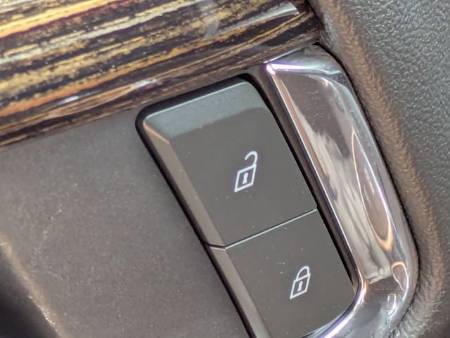 Certified 2025 GMC Sierra 1500 Elevation image 25