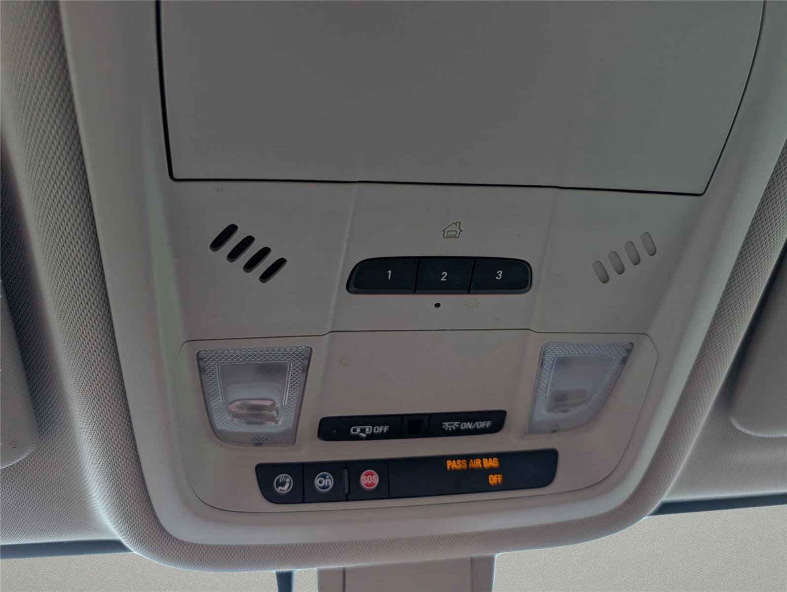 Used 2018 Buick Regal Essence w/ Driver Confidence Package #1 image 24