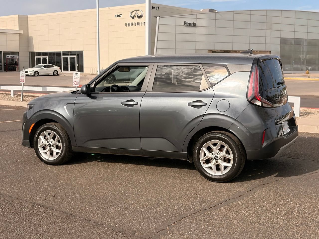 Used 2023 Kia Soul LX w/ LX Technology Package FWD image 4