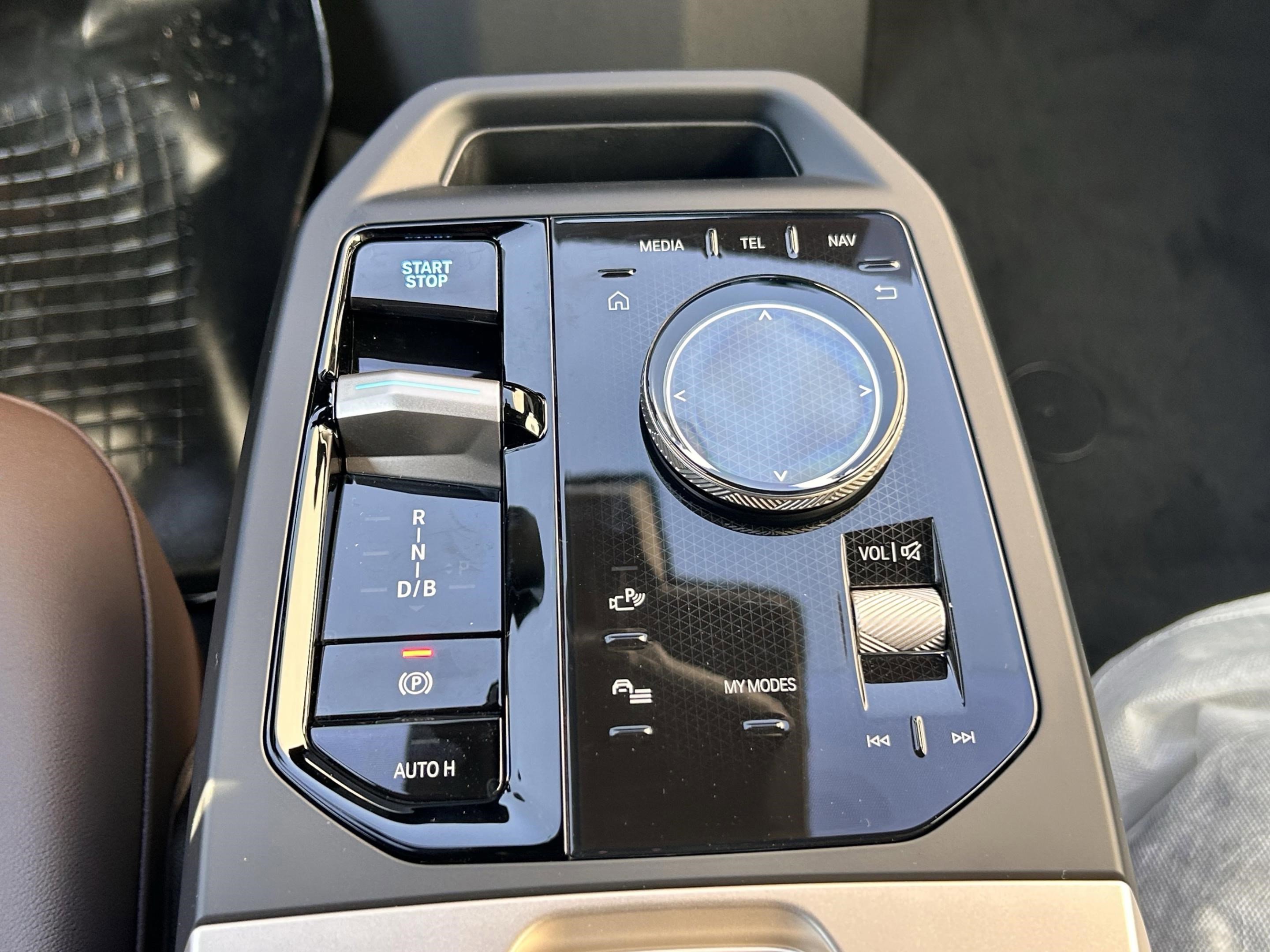 Used 2026 BMW iX xDrive45 w/ Premium Package image 12