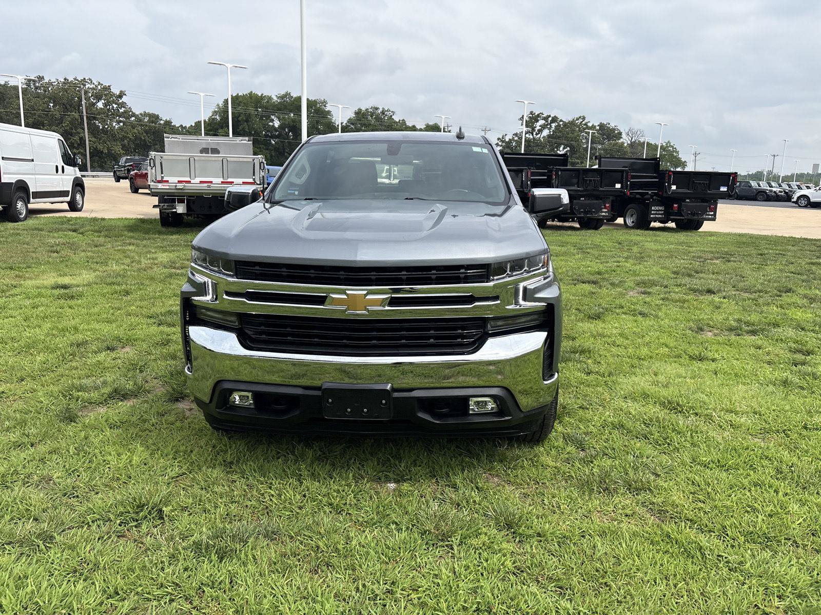 Used 2021 Chevrolet Silverado 1500 LT AWD/4WD image 2