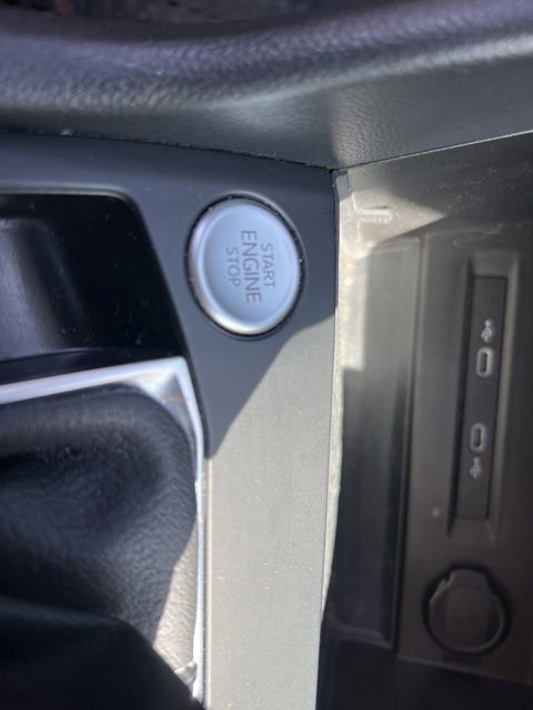 Used 2022 Volkswagen Taos SE w/ Panoramic Sunroof Package image 19