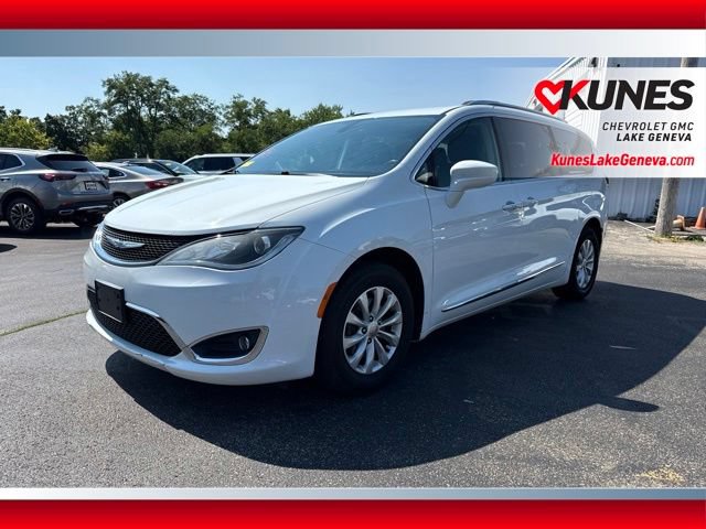 Used 2019 Chrysler Pacifica Touring-L FWD image 10