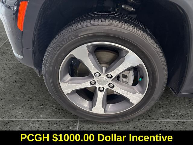 Used 2023 Jeep Grand Cherokee L Limited w/ Luxury Tech Group II image 24