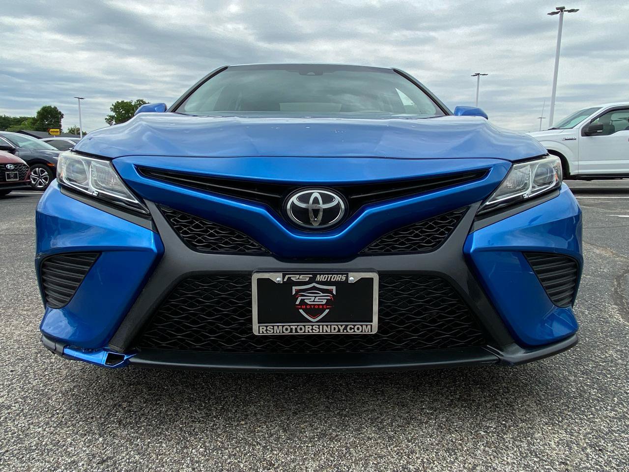 Used 2018 Toyota Camry SE w/ Moonroof Package FWD image 4