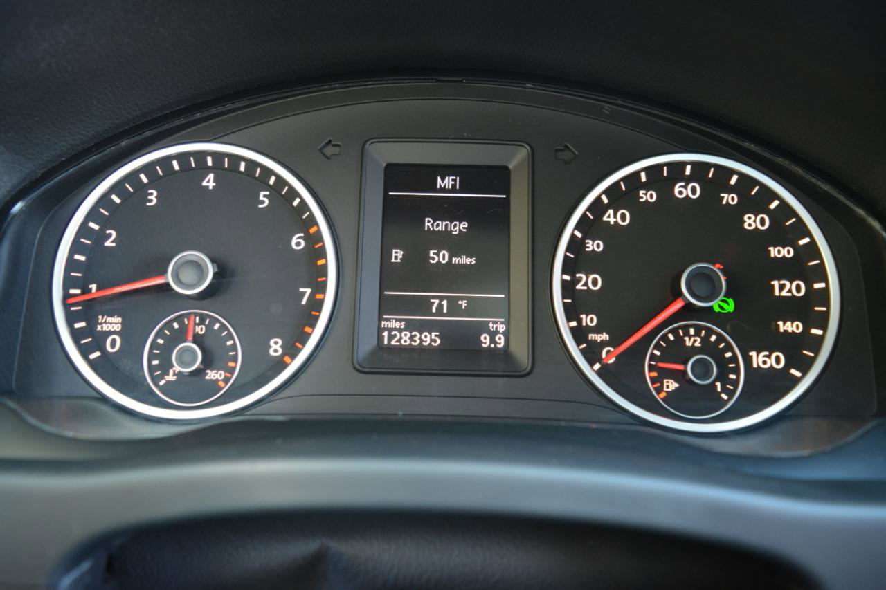 Used 2011 Volkswagen Tiguan S image 20