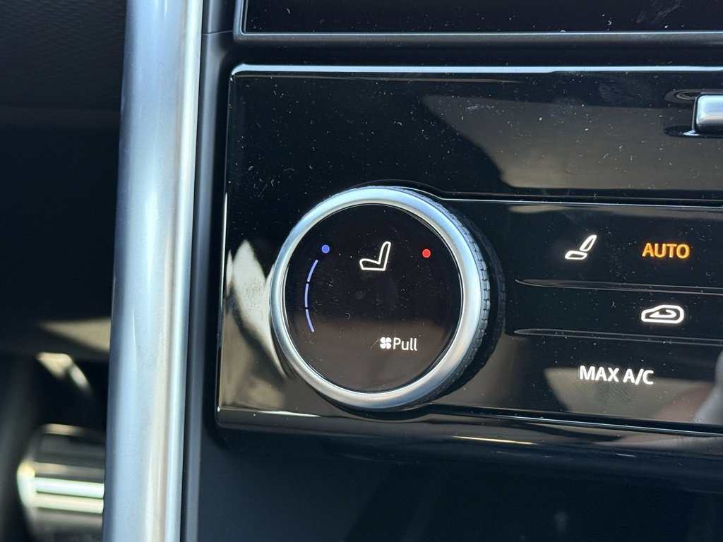 New 2026 Land Rover Discovery Limited Edition image 23