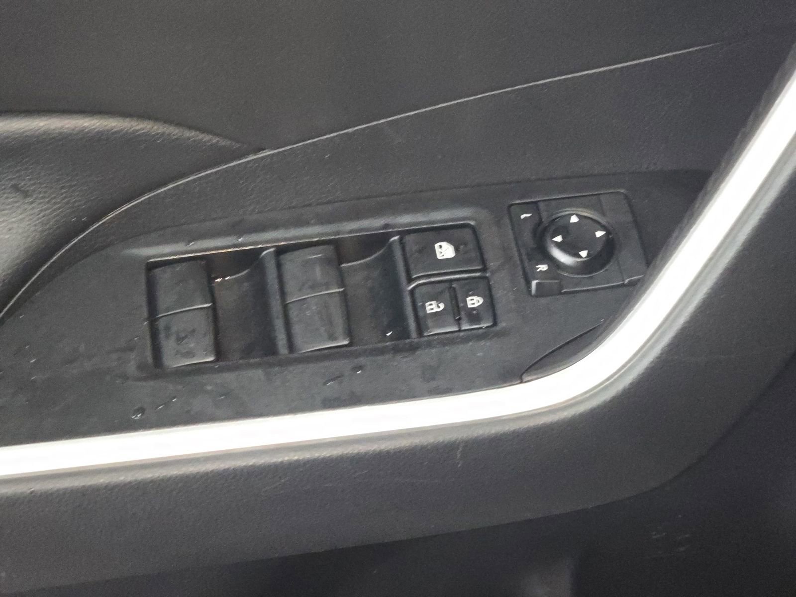 Used 2021 Toyota RAV4 XLE FWD image 32