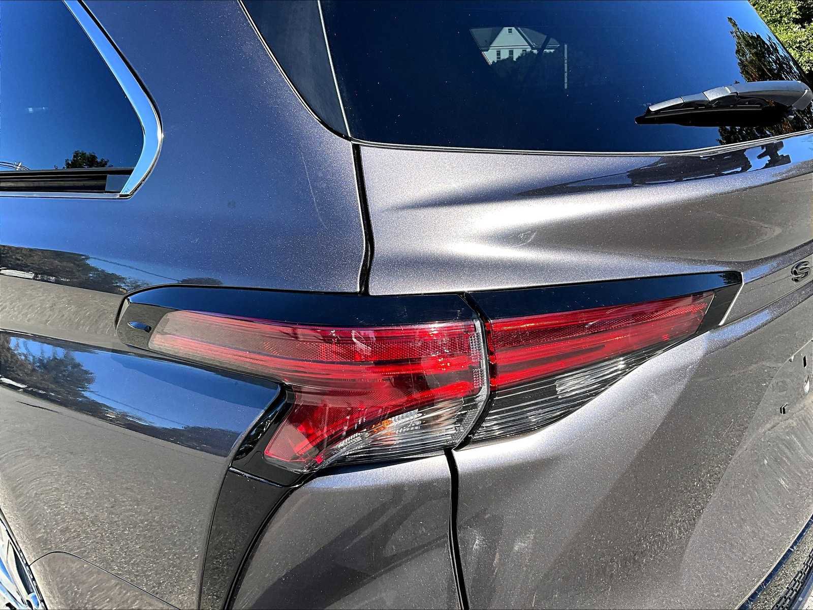 Used 2021 Toyota Sienna XSE image 35