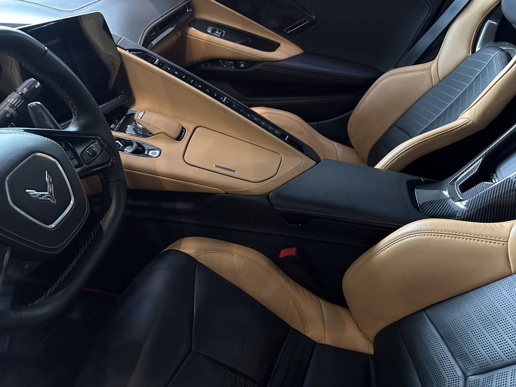 Used 2022 Chevrolet Corvette Stingray Premium Conv w/ Z51 Performance Package RWD image 9
