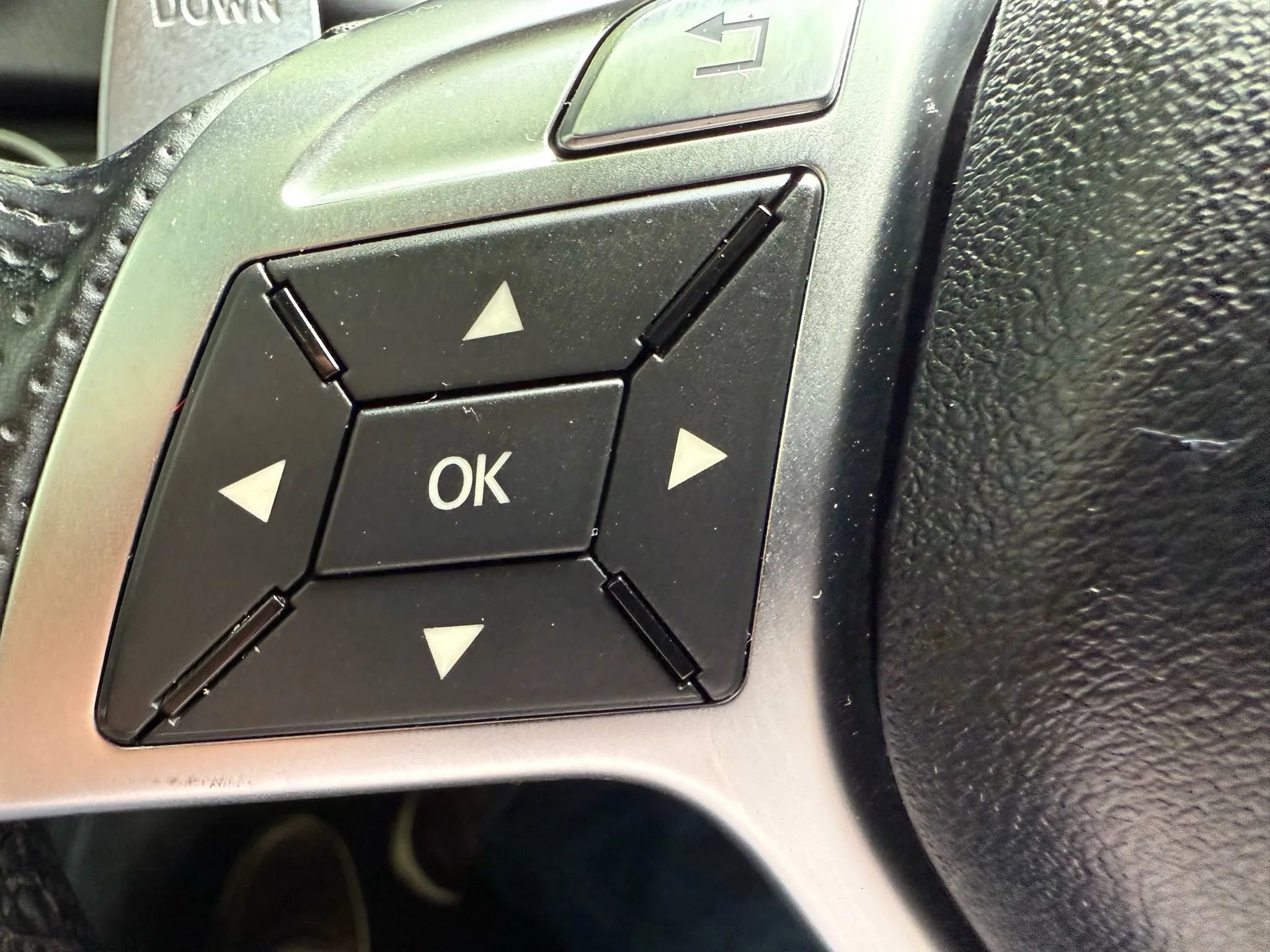 Used 2012 Mercedes-Benz C 63 AMG Coupe w/ Multimedia Pkg image 21