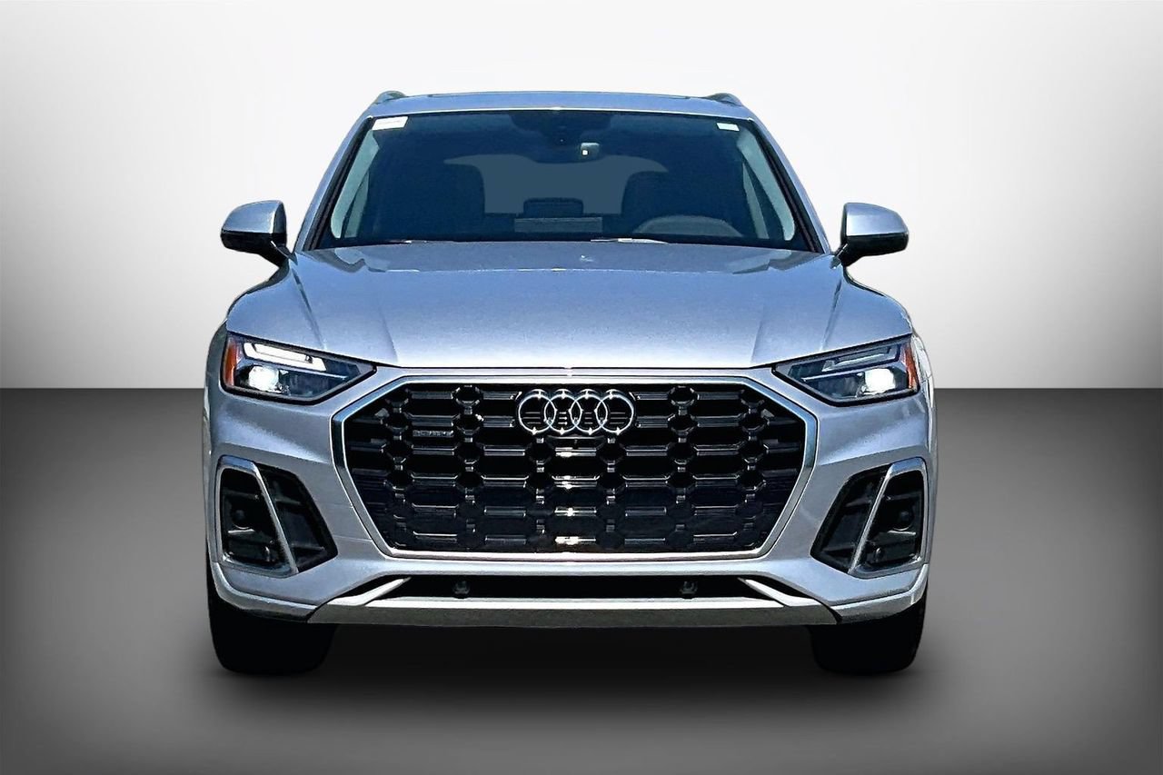 Used 2022 Audi Q5 2.0T Premium Plus w/ Premium Plus Package AWD/4WD image 3
