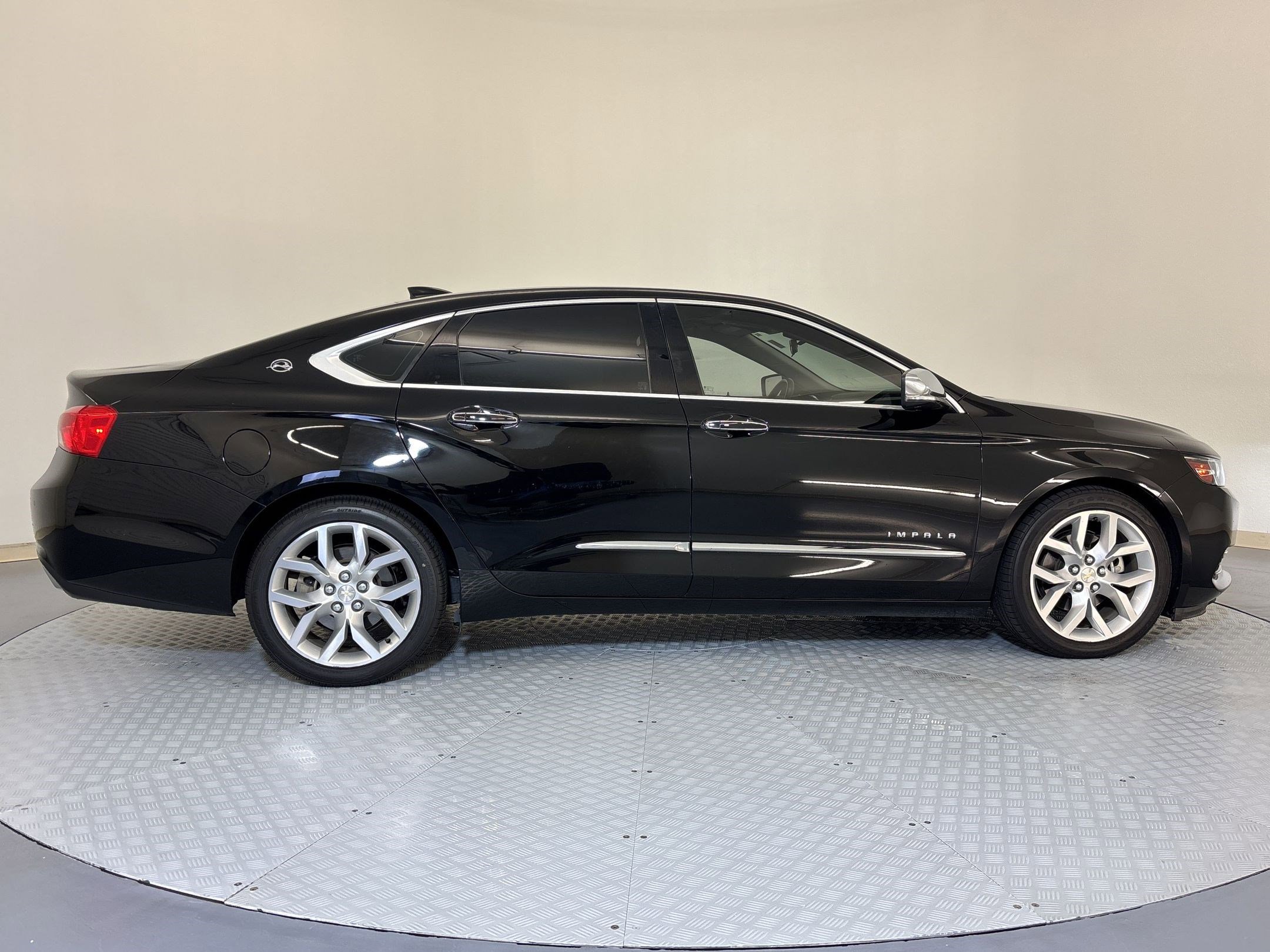 Used 2016 Chevrolet Impala LTZ image 8