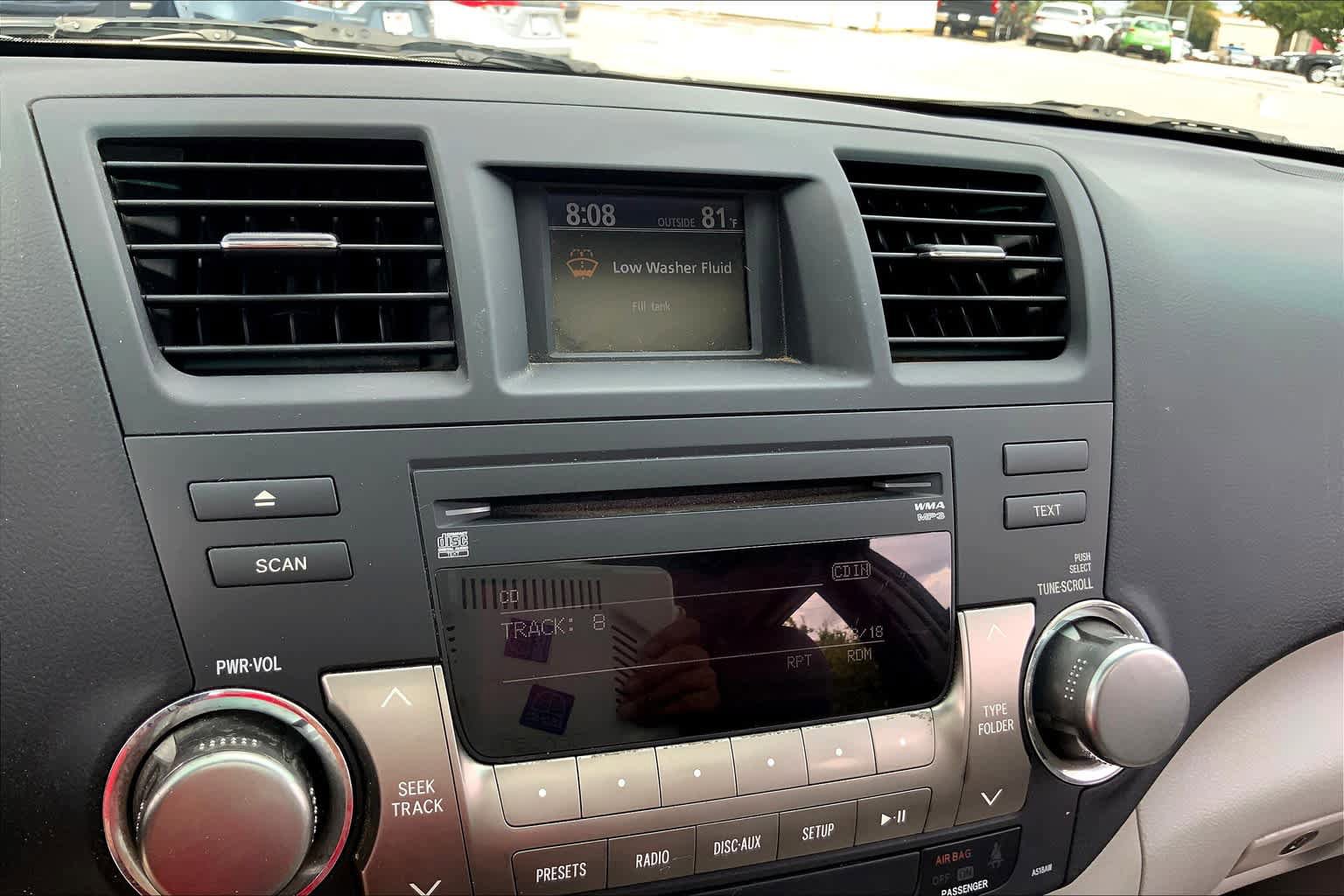 Used 2012 Toyota Highlander SE FWD image 29