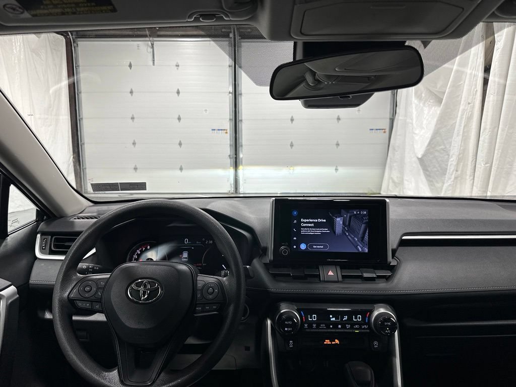 Used 2025 Toyota RAV4 XLE FWD image 16