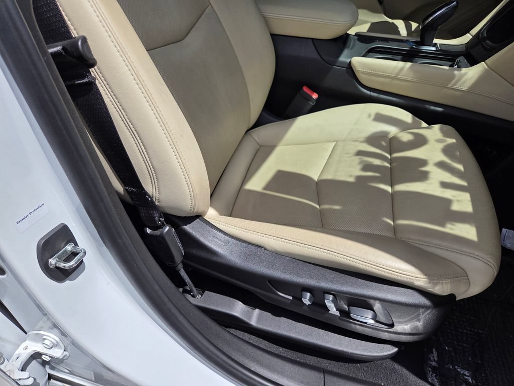 Used 2019 Cadillac XT5 Luxury FWD image 27
