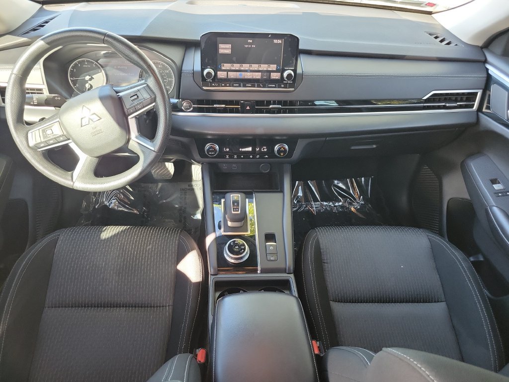 Used 2023 Mitsubishi Outlander ES FWD image 15