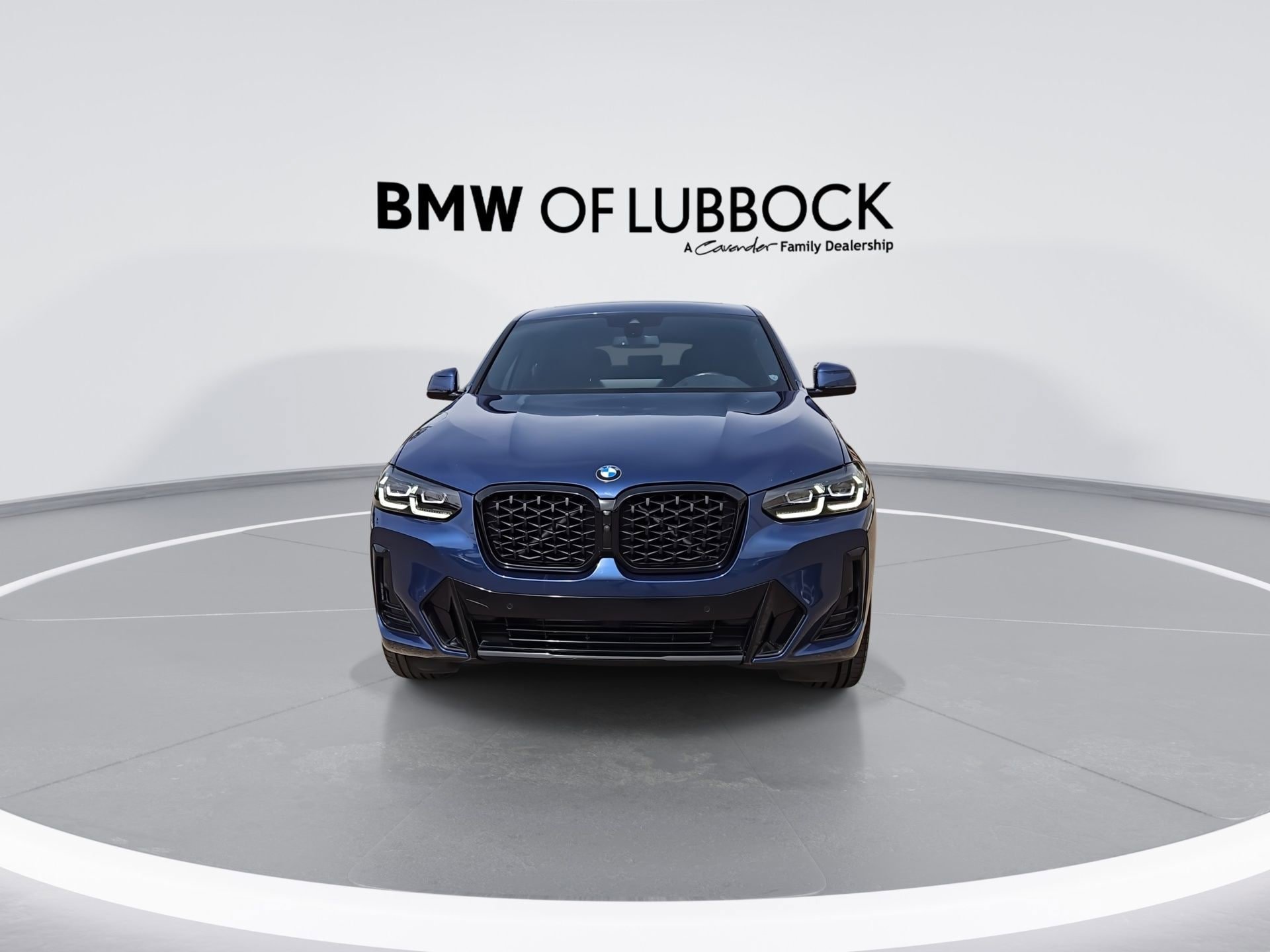 Used 2022 BMW X4 xDrive30i w/ M Sport Package AWD/4WD image 3