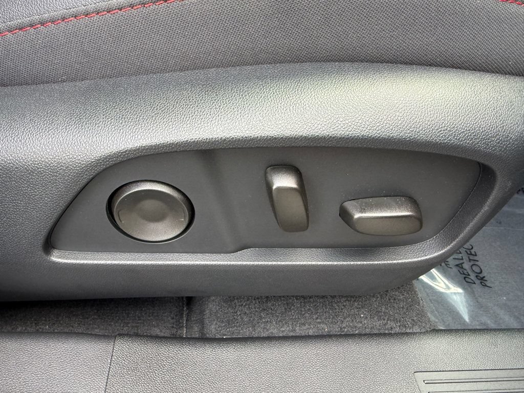 Used 2026 Chevrolet Equinox RS w/ Convenience Package III FWD image 35