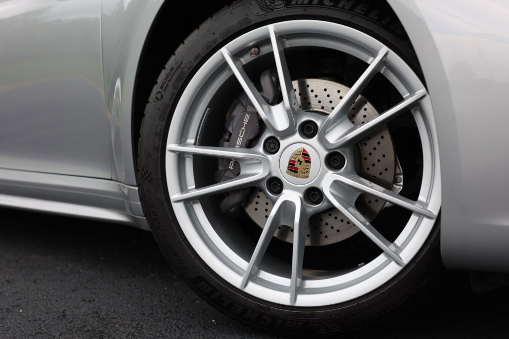 Used 2024 Porsche 911 Carrera w/ Premium Package image 29
