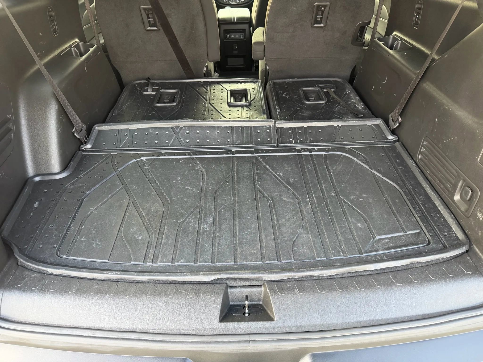 Used 2022 Chevrolet Traverse LT image 41