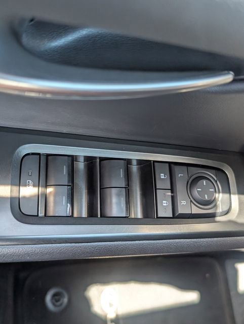 Used 2025 Lexus UX 300h FWD w/ Accessory Package (Z2) image 34