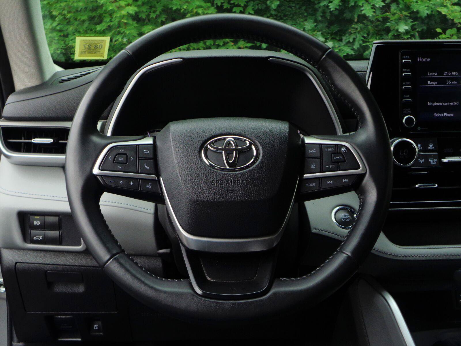 Used 2022 Toyota Highlander XLE AWD/4WD image 10